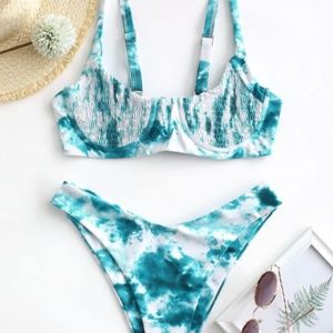 ZAFUL Tie Dye V Wired Smocked Bikini